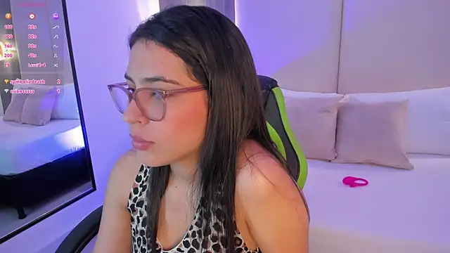 desireee  online show from February 10, 1:48 pm