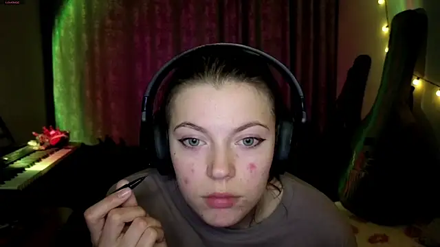 CutieAnny online show from April 10, 9:30 pm