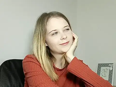 Snapshot of LydiaYoung chatting on September 29, 6:13 pm LydiaYoung online show from September 29, 6:13 pm