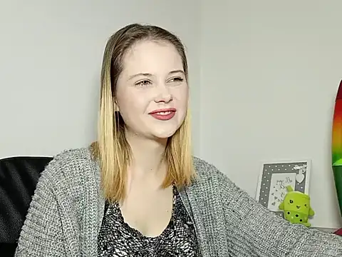 Snapshot of LydiaYoung chatting on October 7, 6:16 pm LydiaYoung online show from October 7, 6:16 pm