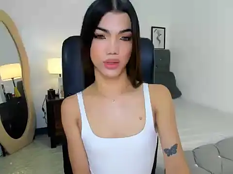 Snapshot of CassieSommereux chatting on November 25, 9:26 pm CassieSommereux online show from November 25, 9:26 pm