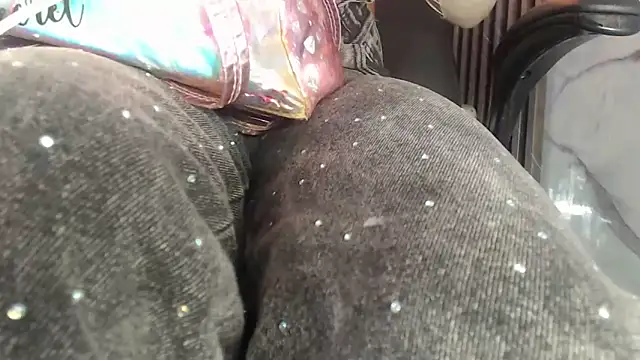 CamelyHott online show from April 22, 2:36 am