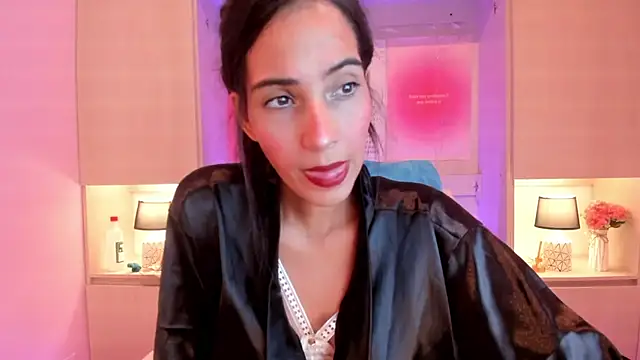 Snapshot of LexxaQueen chatting on October 29, 4:15 am LexxaQueen online show from October 29, 4:15 am