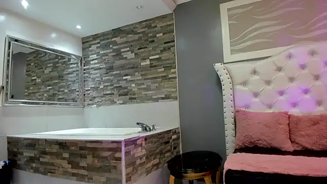 Snapshot of _camila_ortiz chatting on October 1, 7:31 pm  camila ortiz online show from October 1, 7:31 pm