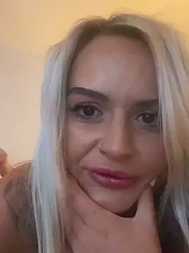 Seductive-SkyeXXX online show from October 18, 4:30 pm