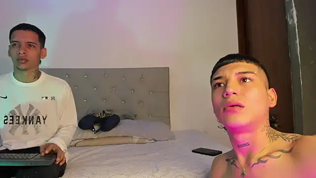 twinkDuohot online show from February 12, 11:00 pm