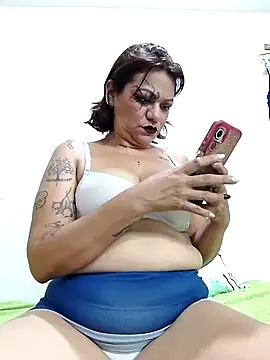 Snapshot of Massiel_77 chatting on October 27, 2:10 pm Massiel 77 online show from October 27, 2:10 pm