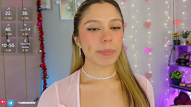 Snapshot of yourrmuse chatting on January 13, 6:40 am yourrmuse online show from January 13, 6:40 am