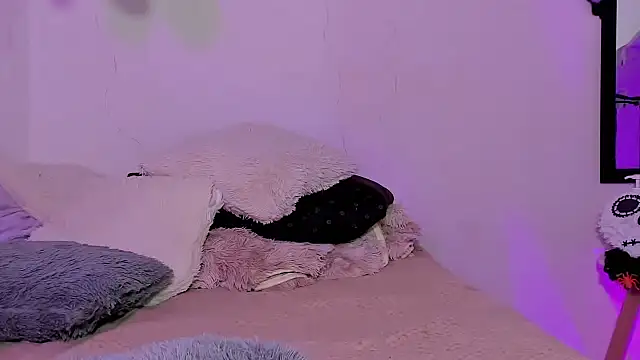 Snapshot of Naomi_Flame chatting on November 5, 11:05 pm Naomi Flame online show from November 5, 11:05 pm