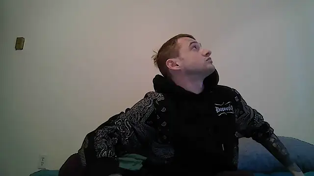 Snapshot of Mr_nightfall chatting on June 18, 12:11 am Mr nightfall online show from June 18, 12:11 am