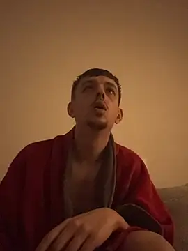 Girlspoop21 online show from April 15, 7:43 pm