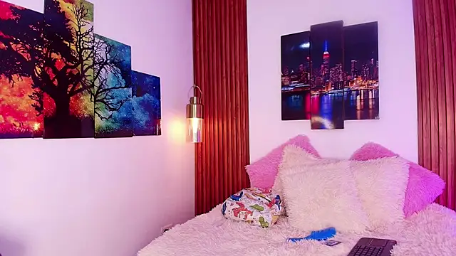 Emily Vaughan online show from September 21, 4:14 am