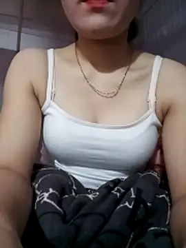 Snapshot of LucyyLy chatting on December 17, 11:22 pm LucyyLy online show from December 17, 11:22 pm