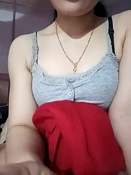 Snapshot of LucyyLy chatting on February 1, 3:16 am LucyyLy online show from February 1, 3:16 am