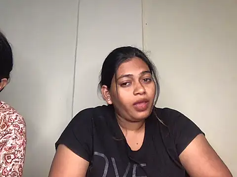 HoleyCoupon online show from January 7, 1:24 pm