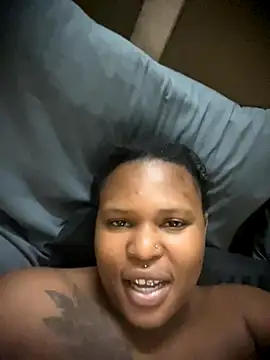 Snapshot of houseforsex chatting on September 19, 5:46 pm houseforsex online show from September 19, 5:46 pm