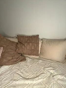 Snapshot of Nola_Luxx-offiziell chatting on October 21, 10:27 am Nola Luxx-offiziell online show from October 21, 10:27 am