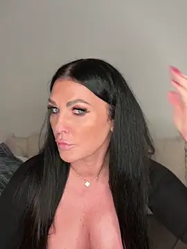 Snapshot of Nola_Luxx-offiziell chatting on December 22, 5:54 pm Nola Luxx-offiziell online show from December 22, 5:54 pm