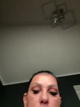 Snapshot of Nola_Luxx-offiziell chatting on January 6, 6:33 pm Nola Luxx-offiziell online show from January 6, 6:33 pm