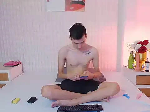 Snapshot of LuigiMarchetti chatting on November 9, 8:07 pm LuigiMarchetti online show from November 9, 8:07 pm