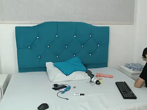 Snapshot of LuigiMarchetti chatting on November 28, 7:49 pm LuigiMarchetti online show from November 28, 7:49 pm