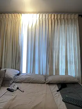 Tayler Kim online show from April 4, 6:05 pm