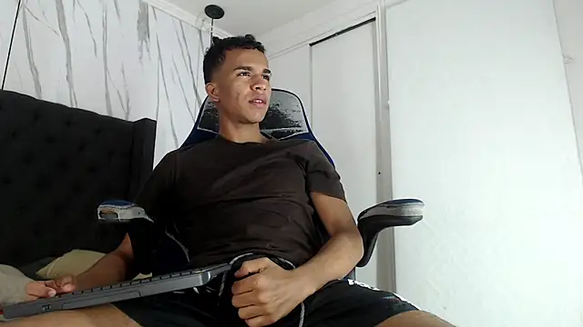 aston xvera online show from October 4, 4:10 am