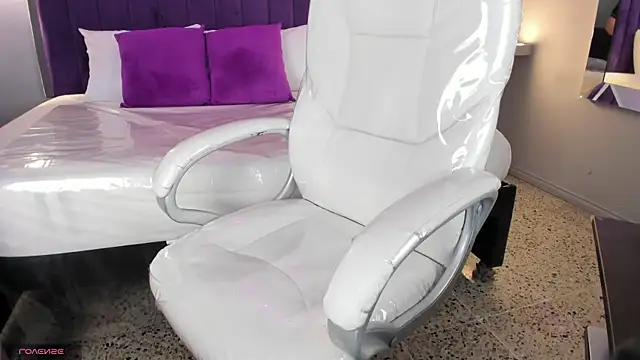 Miss Francheska online show from March 17, 11:57 am