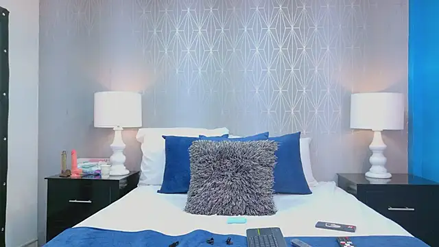 ZoeWilliis online show from February 17, 12:56 pm