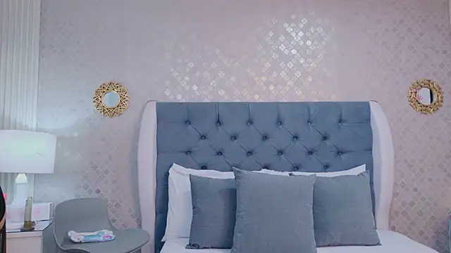 ZoeWilliis online show from May 28, 12:35 pm