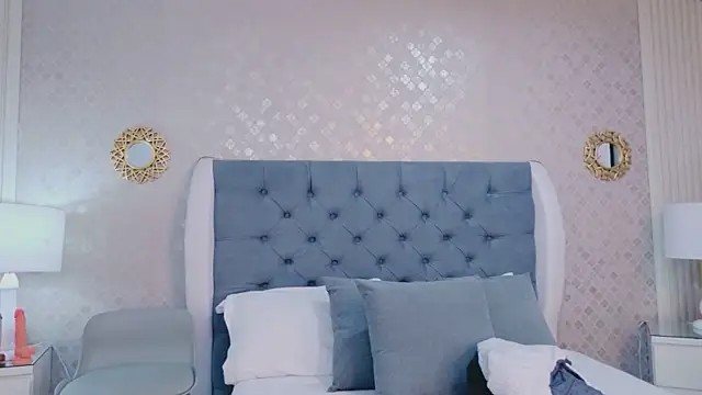 ZoeWilliis online show from May 30, 11:51 am
