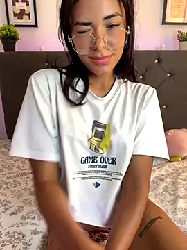 Snapshot of Im_Lyan chatting on September 28, 4:01 pm Im Lyan online show from September 28, 4:01 pm