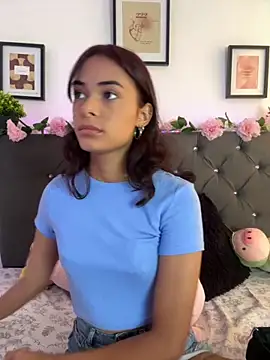 Snapshot of Im_Lyan chatting on November 18, 2:43 pm Im Lyan online show from November 18, 2:43 pm