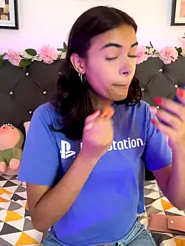 Snapshot of Im_Lyan chatting on November 26, 3:24 pm Im Lyan online show from November 26, 3:24 pm