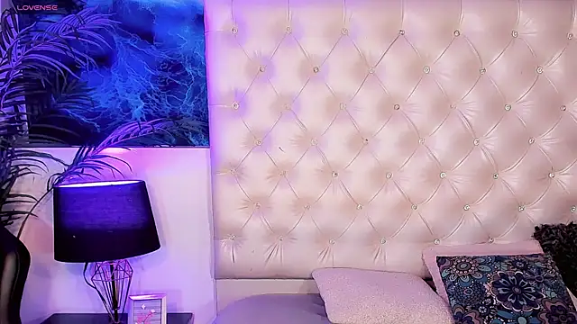 Snapshot of Valeria_Swett_ chatting on May 26, 9:00 pm Valeria Swett online show from May 26, 9:00 pm