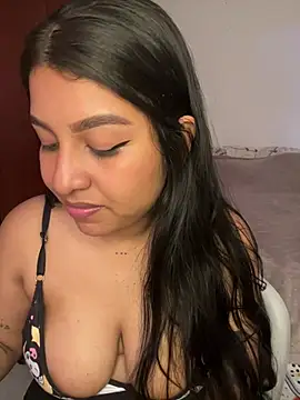  Chloe Smith online show from July 28, 4:39 pm