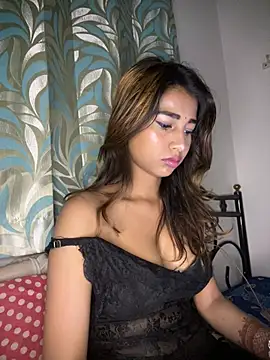 STRIP GLOW online show from February 17, 10:05 pm