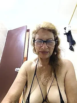 Snapshot of MaryLunne chatting on March 1, 12:40 pm MaryLunne online show from March 1, 12:40 pm