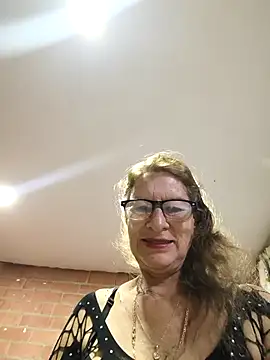 Snapshot of MaryLunne chatting on March 4, 11:16 am MaryLunne online show from March 4, 11:16 am