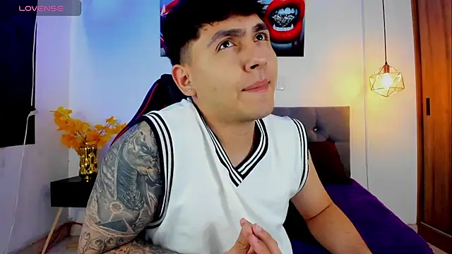 Nicolas James Sc online show from October 28, 1:36 pm