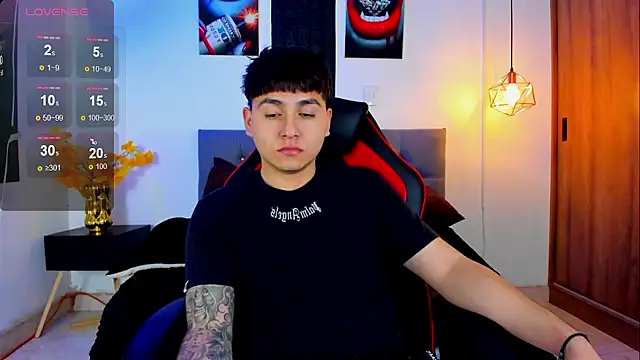 Nicolas James Sc online show from November 11, 1:33 pm