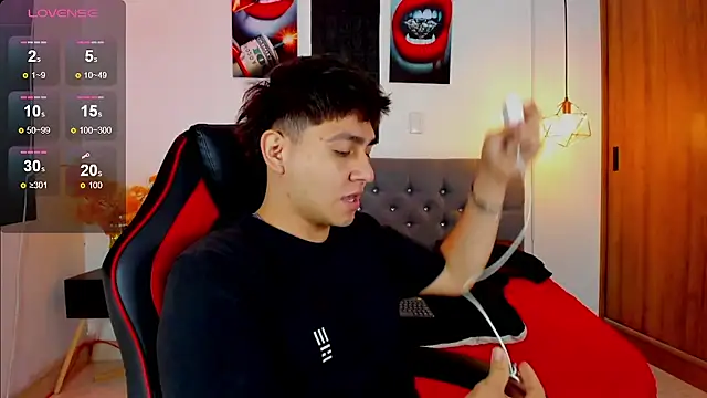 Snapshot of Nicolas_James_Sc chatting on December 16, 1:49 pm Nicolas James Sc online show from December 16, 1:49 pm