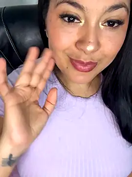 latina curvy22 online show from September 13, 10:42 pm