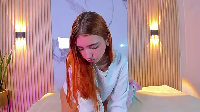 Snapshot of Alana_333 chatting on November 17, 11:27 am Alana 333 online show from November 17, 11:27 am