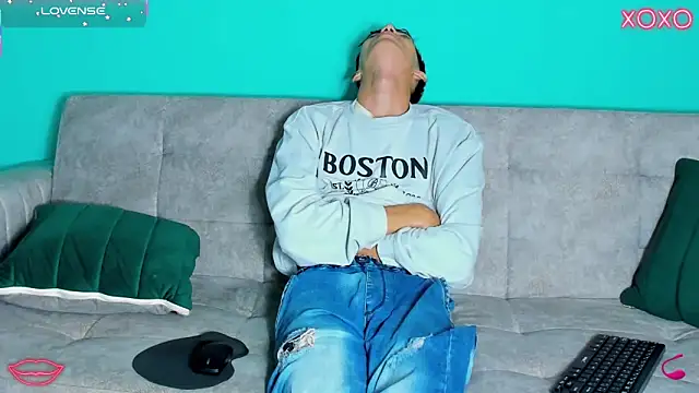 Snapshot of Maikol_Ortiz chatting on October 8, 12:36 pm Maikol Ortiz online show from October 8, 12:36 pm