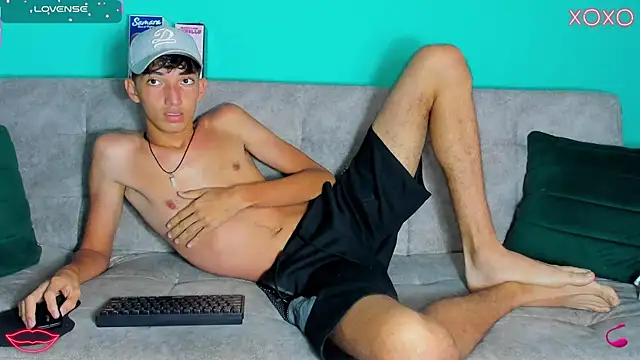 Snapshot of Maikol_Ortiz chatting on October 10, 12:37 pm Maikol Ortiz online show from October 10, 12:37 pm