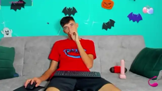 Snapshot of Maikol_Ortiz chatting on November 3, 12:50 pm Maikol Ortiz online show from November 3, 12:50 pm