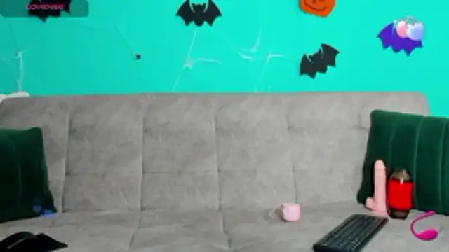 Snapshot of Maikol_Ortiz chatting on November 5, 12:49 pm Maikol Ortiz online show from November 5, 12:49 pm