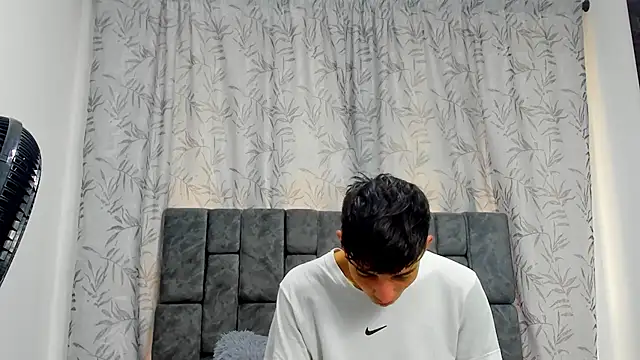 Snapshot of Maikol_Ortiz chatting on November 30, 12:42 pm Maikol Ortiz online show from November 30, 12:42 pm