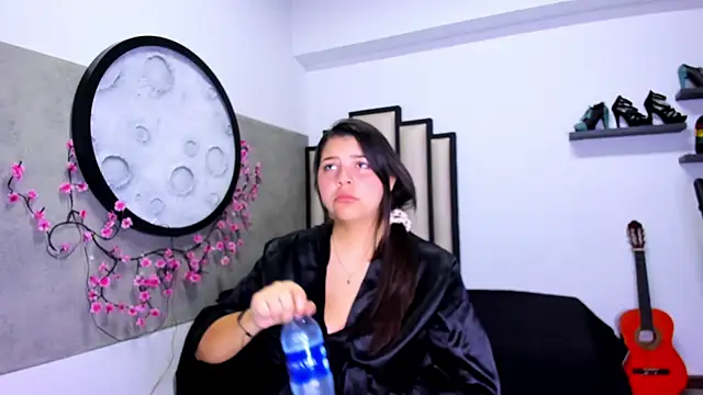 Snapshot of Charlotte-Star chatting on October 25, 9:53 pm Charlotte-Star online show from October 25, 9:53 pm